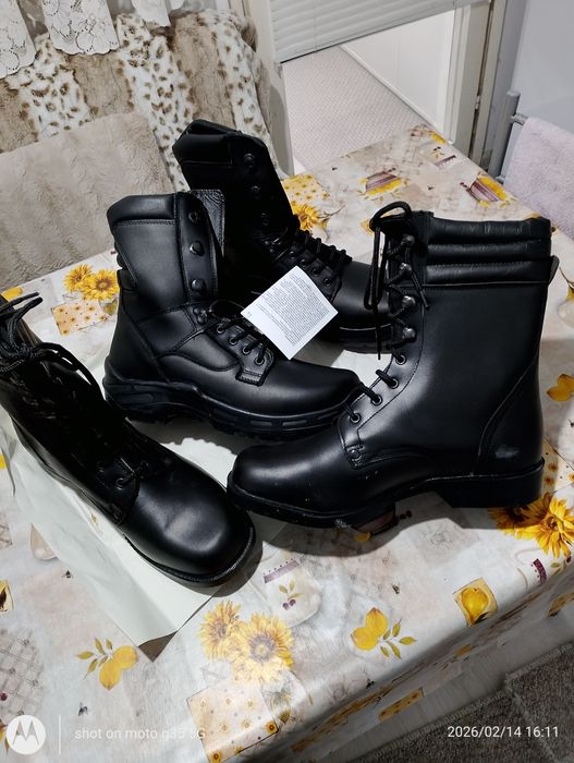 Придавам Кубинки и Боти 43 номер