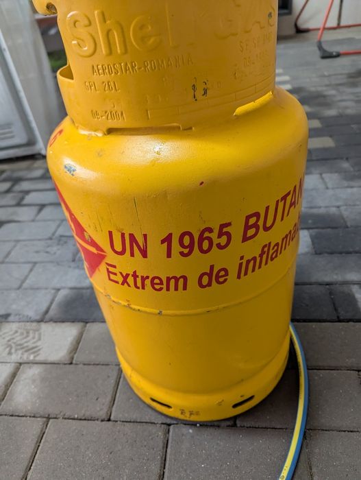 Butelie cu reductor inclus.