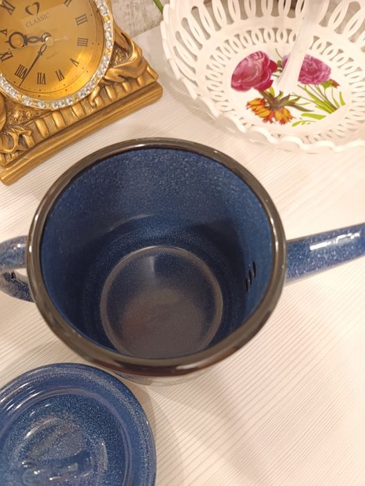 Продам чайник эмалированный
