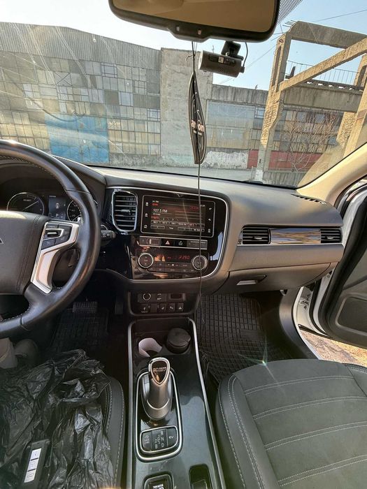 Mithubishi Outlander PHEV
