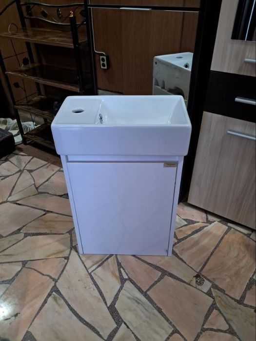 Нова мивка за баня