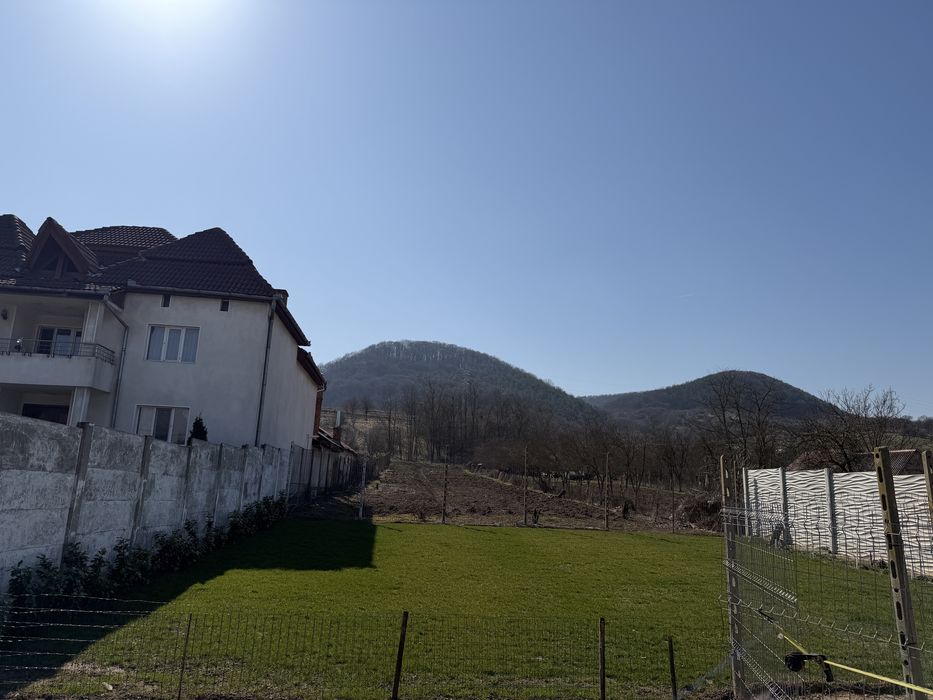 Vand casa la 2 minute de orasul Deva