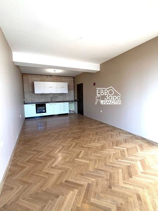 Тристаен апартамент за продажба в СУПЕР ЦЕНТЪР