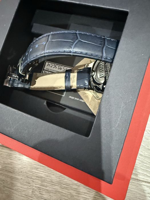Продавам  оргинален мъжки часовник TISSOT