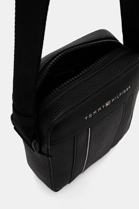 Чанта през рамо Tommy Hilfiger Foundation