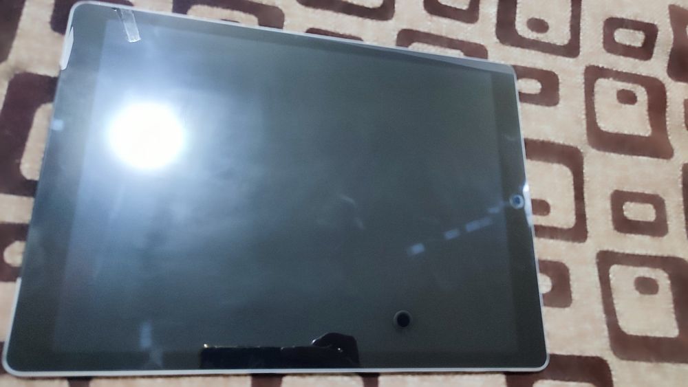 Продам очень дёшево планшет Apple iPad pro 12.9