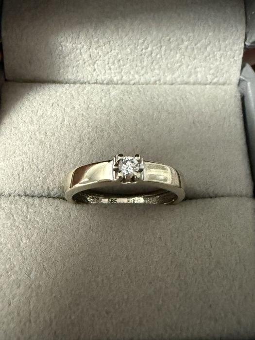 Бриллиантовое кольцо