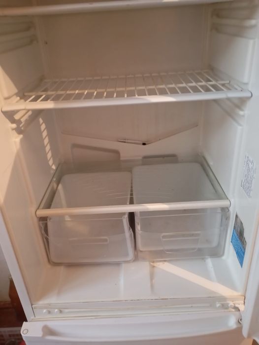 Indesit холодильнигі