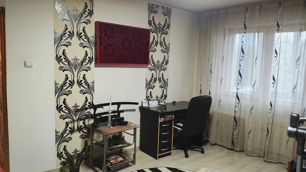 Apartament 2 camere de vanzare strada Eroilor.