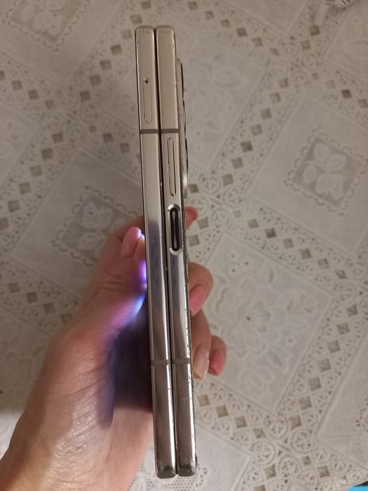 Samnsung Z Fold 4 за части