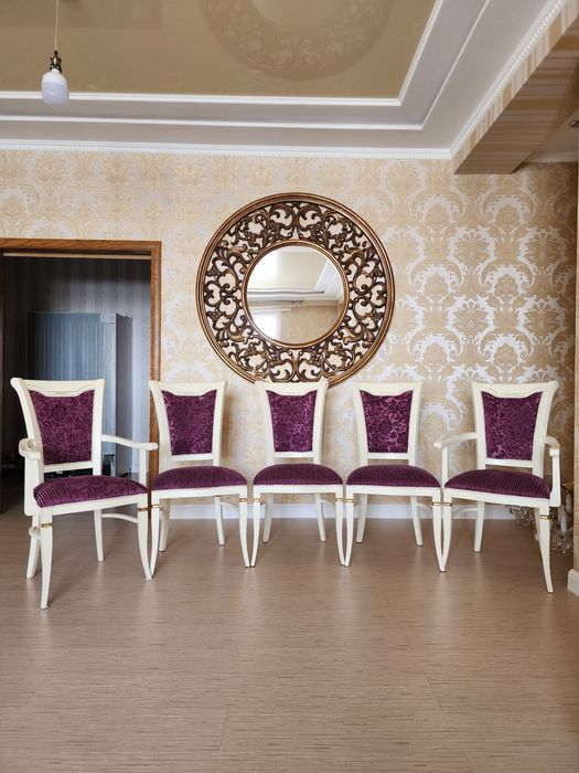 Продам 12 стульев в гостиную