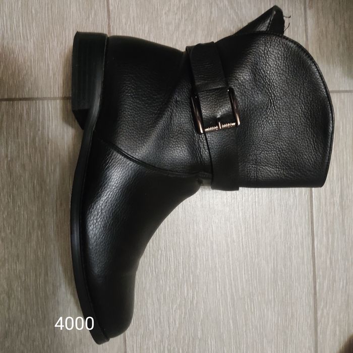 Продам женскую обувь