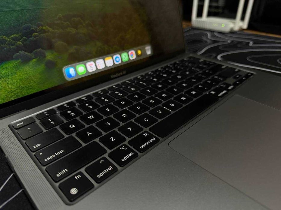 MacBook Air M1 8/256 (Space Grey) — идеальное состояние, 91% батареи