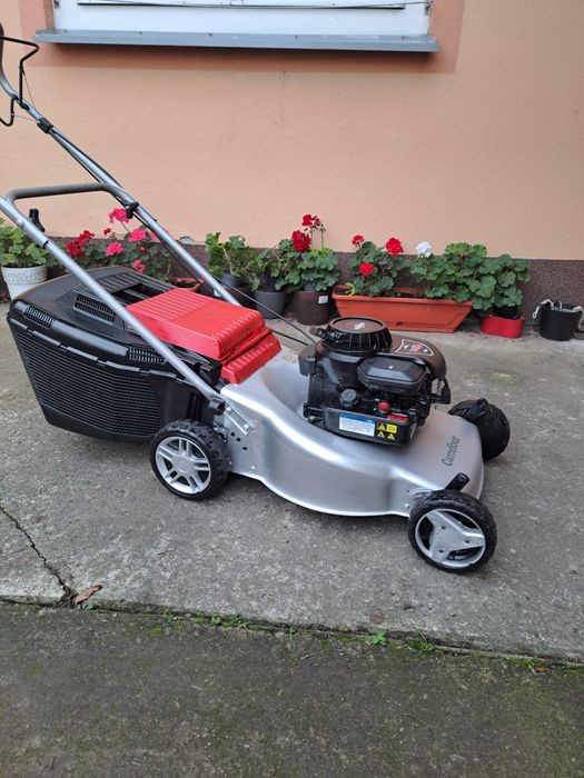 Masini de tuns iarba