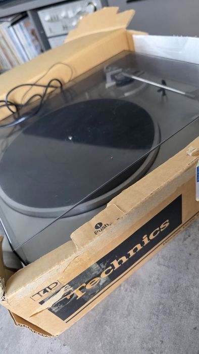 Technics SL-B210 – Японски автоматичен грамофон