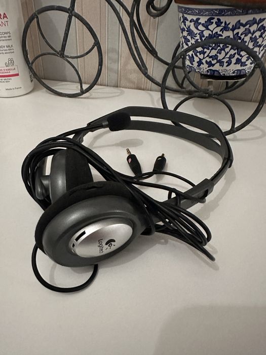 Наушники Logitech