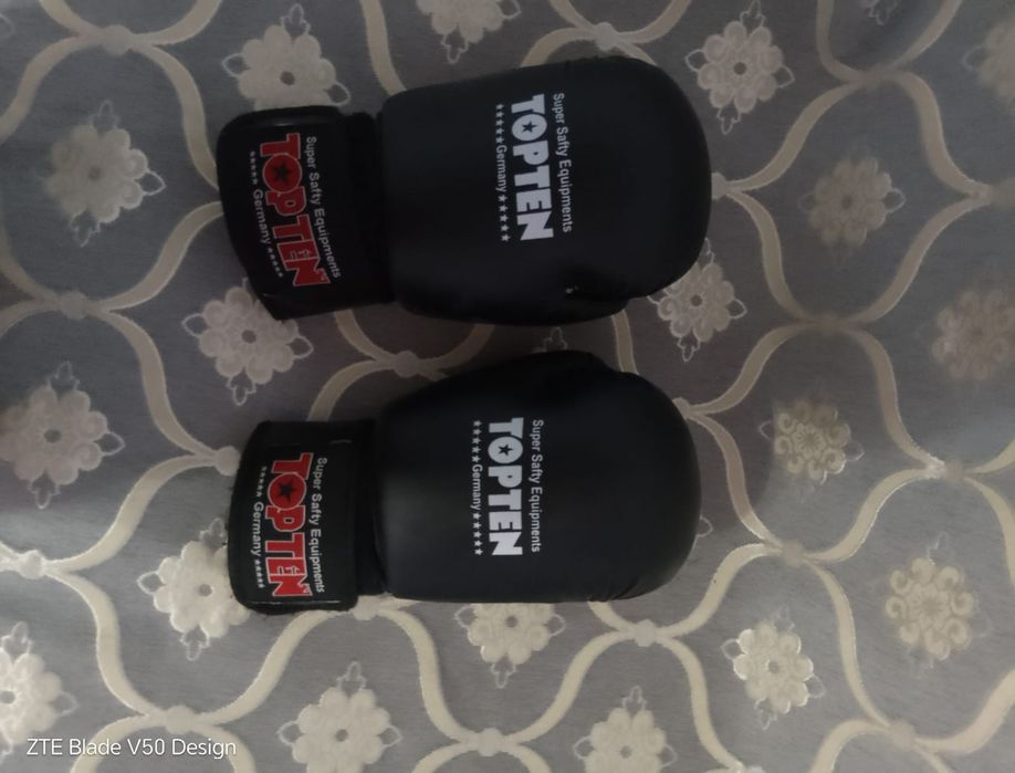 Продам перчатки боксерские