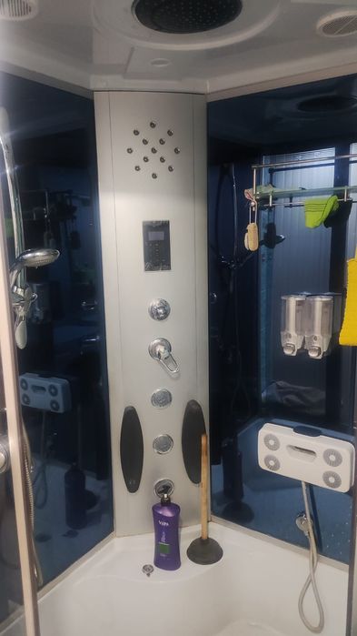 Срочно продам душевую кабину