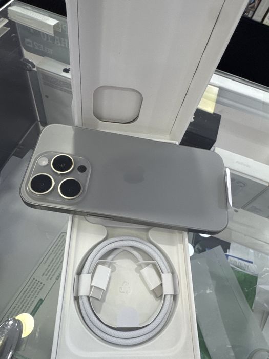 Iphone 15 pro 256 натурал есим