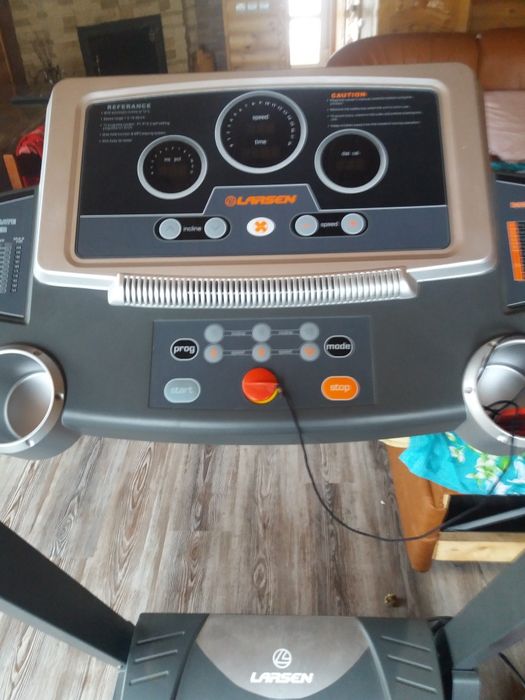 Беговая дорожка LARSEN