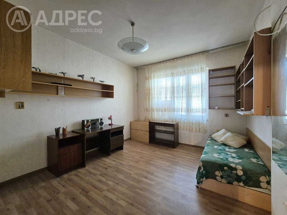 Тристаен апартамент, Център, 82 кв.м., ет. 2/4, тухла