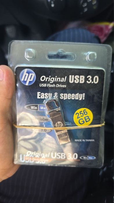 Fleshkalar sotiladi 16g, 32g, 64g, 128g,