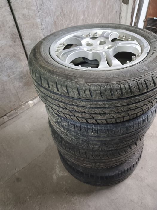 Продам летние шины с дисками