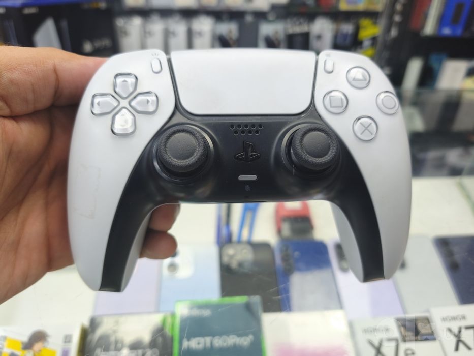 Продам б.у джойстик для PS5
