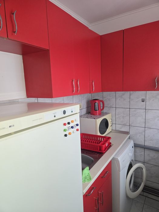 Inchiriez apartament