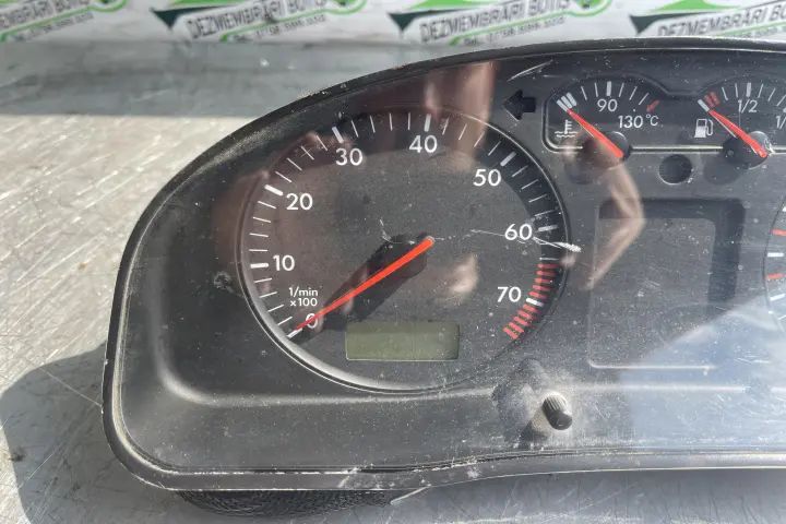 Ceasuri bord Volkswagen VW Passat 1998 1.8 Syncro MT (125 hp)