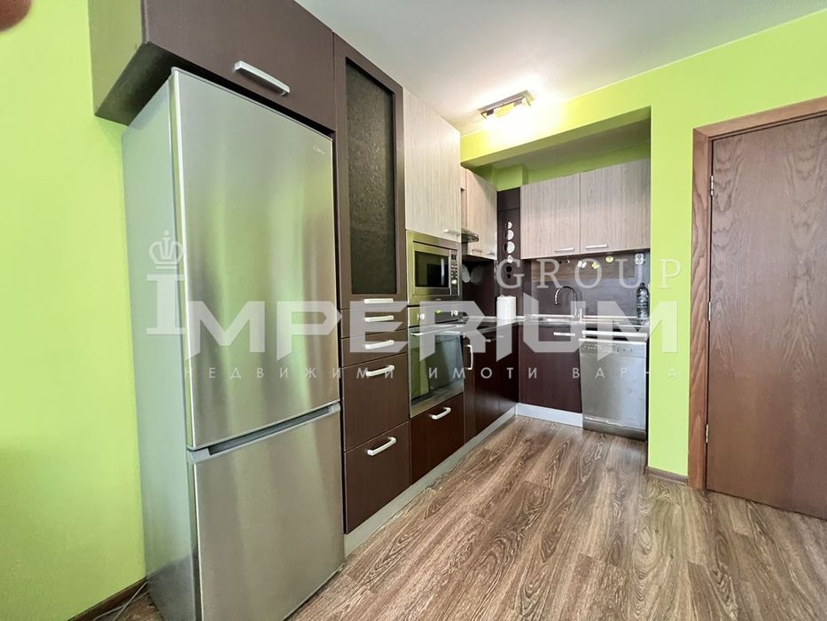 Дава се под наем Двустаен апартамент в Варна, Цветен квартал - 75 кв.м за 612 € - Снимка #4