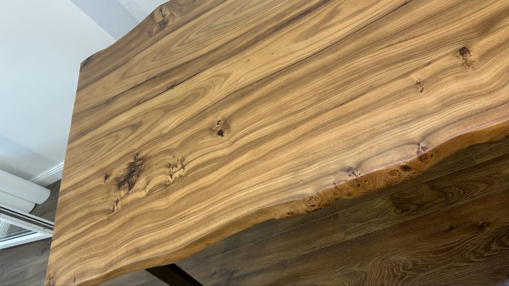 Стол обеденный, кухонный.