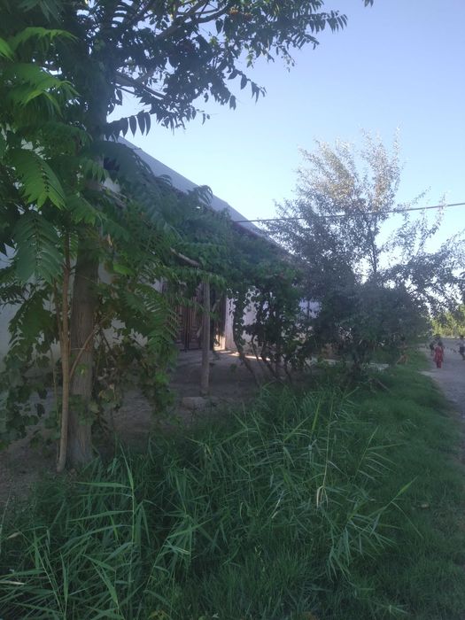 Yashash uchun tayyor uy sotiladi