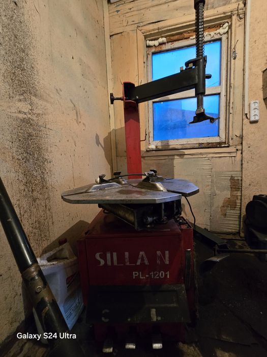 Продаётся Шиномантаж.