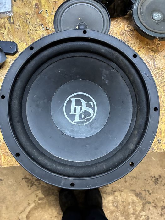 Бас говорители каса кондензатор усиовател