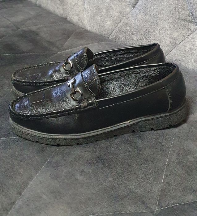 Продам Туфли с Мехом для  Мальчиков и мужчин Размер 40 .