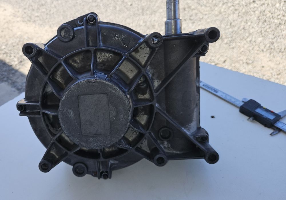 Reductor melcat unghiular 90°   Raport 1:100