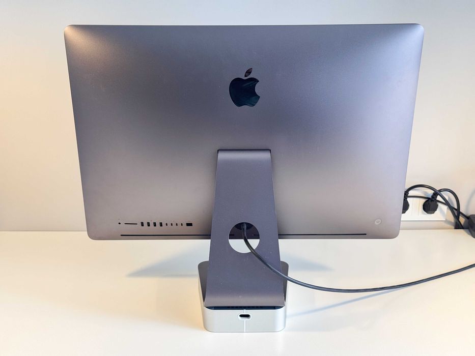 Моноблок Apple iMac Pro 27 5K 2017 1 TB SSD + 32 GB RAM