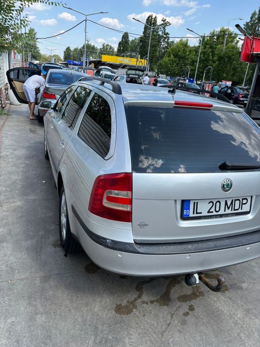 Vând skoda octavia 2 break