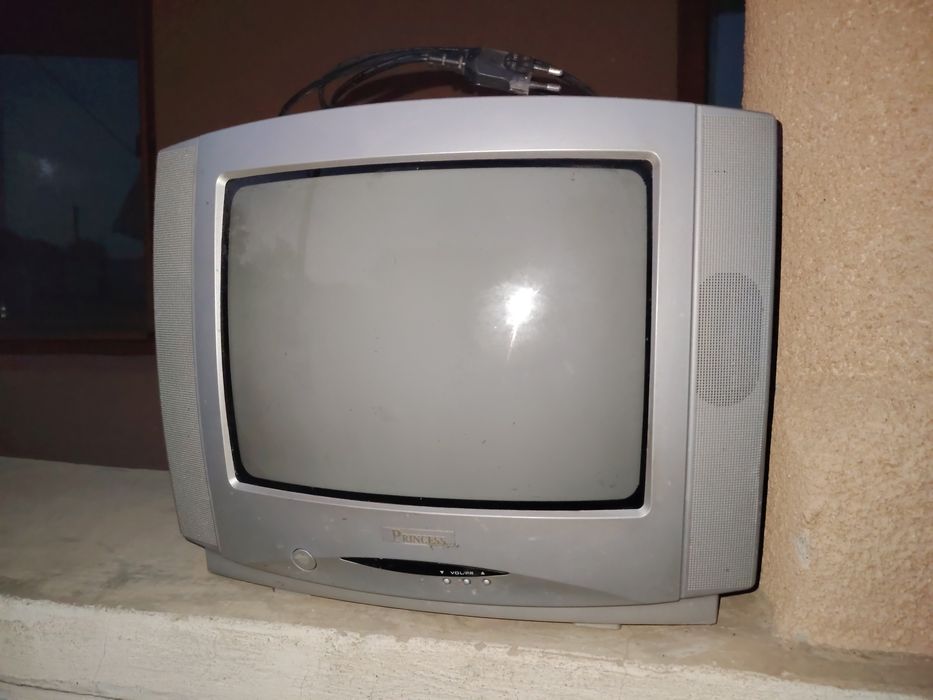 Televizor vintage Princess TV 14" – CRT