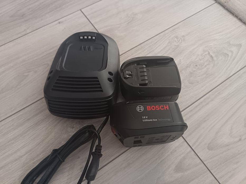 Acumulatori bosch si incarcator 18v lithium -ion