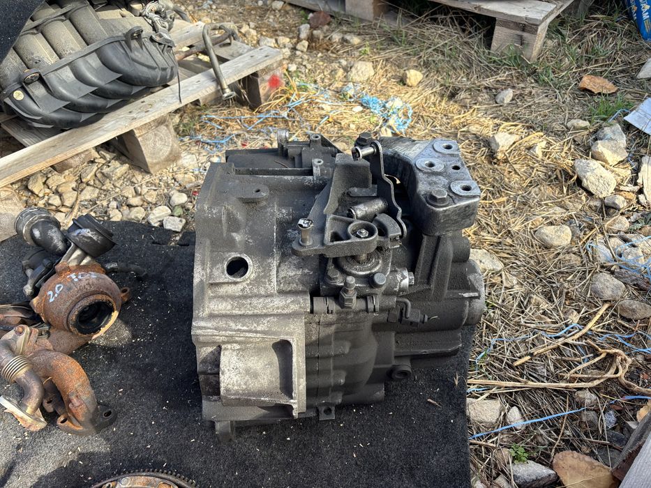 Скоростна кутия за Vw Тоаран/ Голф 5 2.0 ТДИ 6 ск