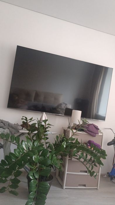 Телевизор практически новый