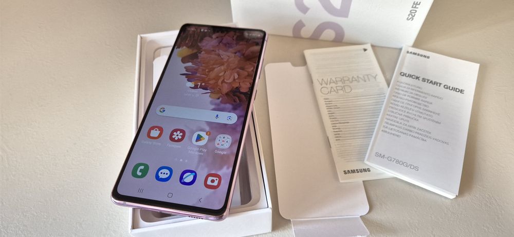 Samsung Galaxy S20 FE перфектен