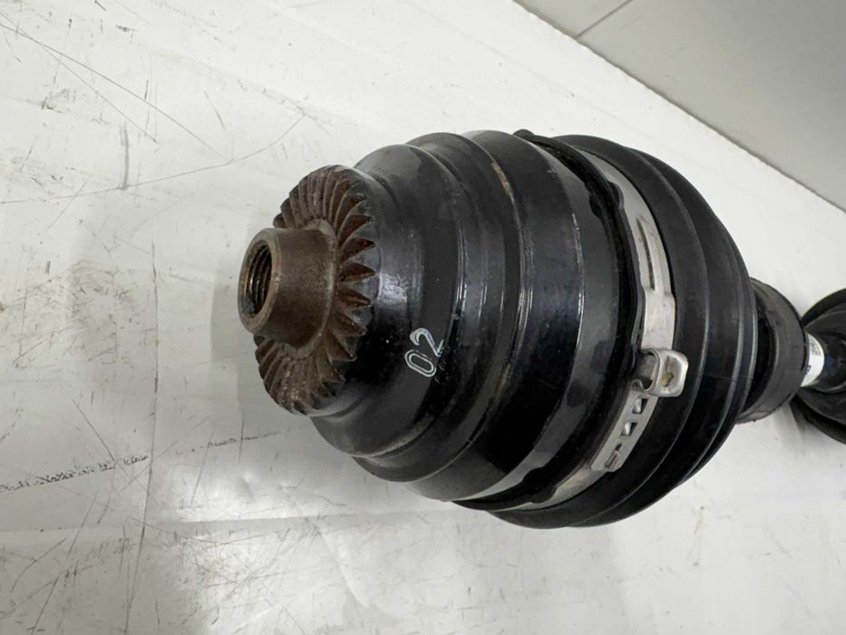 Предна дясна полуоска БМВ Ф40 Ф44 Ф45 Х1 Ф48 Х2 Ф39 Мини Кънтримен