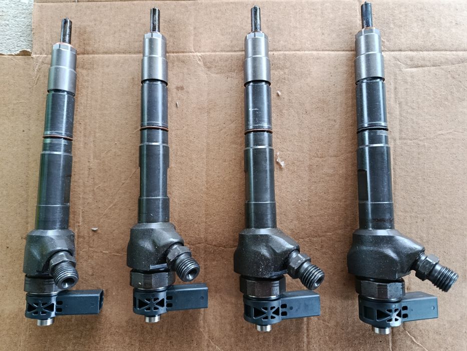 Injectoare Volkswagen Passat B7 20 tdi 2013 cod CFFB