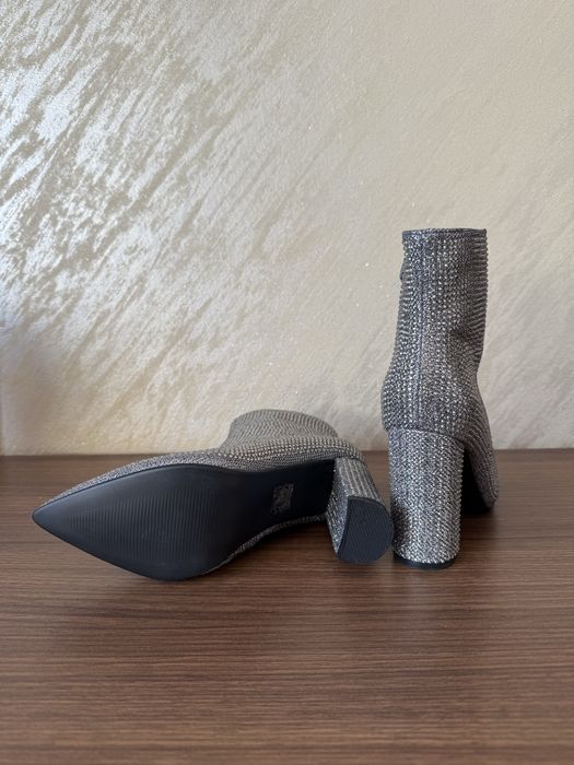 Боти на токчета с блясък