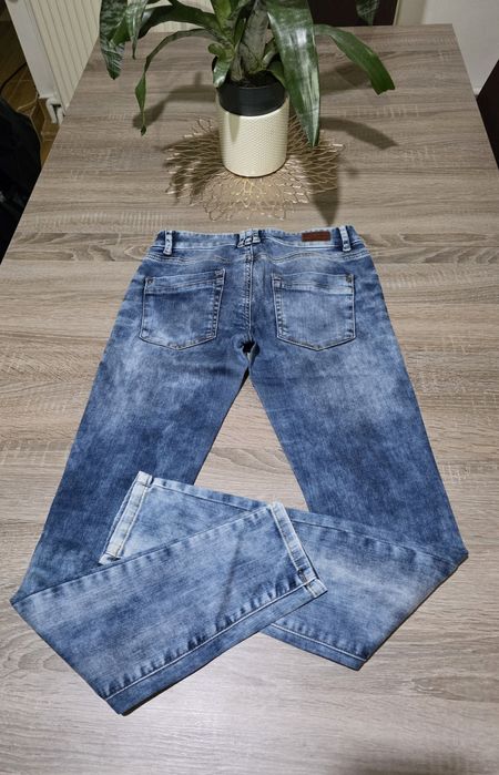 Blugi Esprit mărimea 28/32