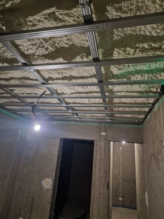 Amenajari interioare: zugraveli/parchet/rigips. Montaj mobila