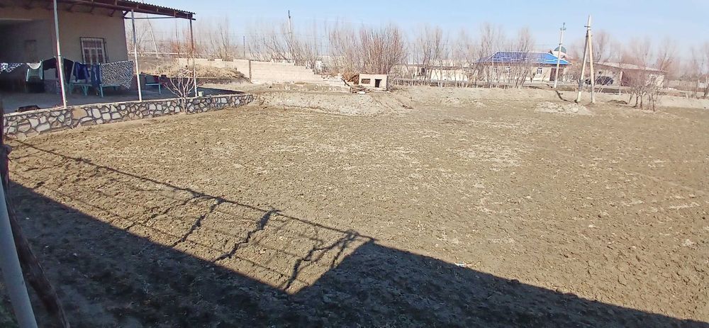 Ховли сотилади навбохорда янгикургонда